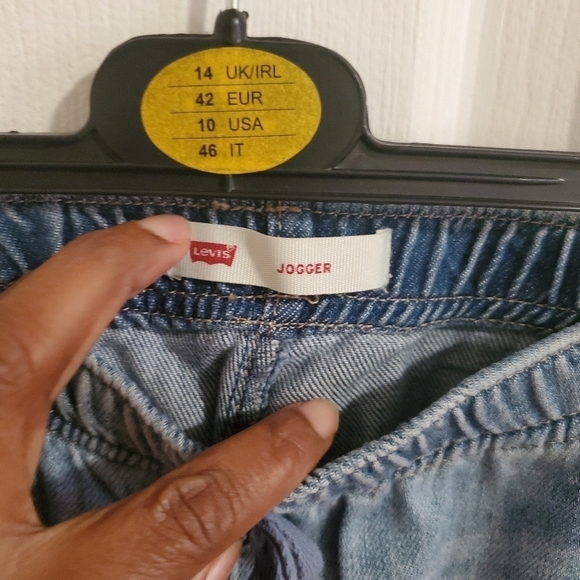 Levi's Denim Big Boy Joggers Jeans Light Blue Wash Size 12 - Picture 4 of 7